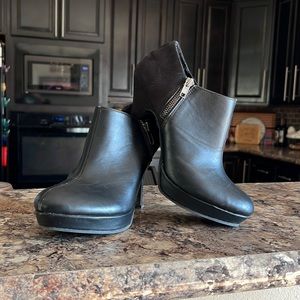 Black size 9 ankle boots